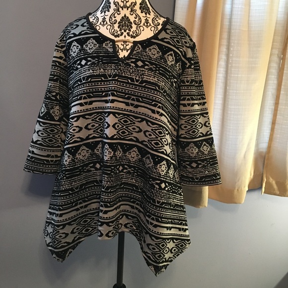 Style Up black and gray 3/4 Sleeve Top - Size 2XL - Picture 1 of 5